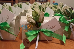 Bomboniera bauletto con nastro verde e bianco