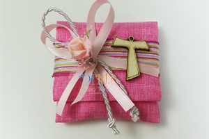 Cuscinetto fucsia con tau in legno