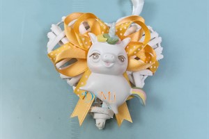 Unicorno su cuore rattan bianco