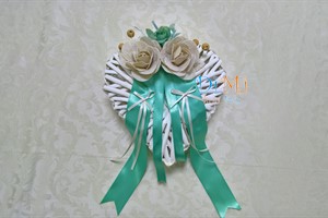 Cuscino portafedi in rattan e nastro tiffany